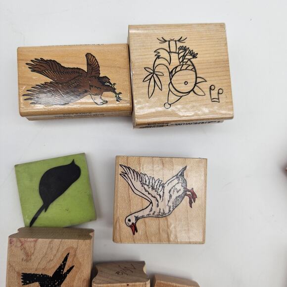 Vintage Wood Rubber Stamp Lot Butterflies Birds Ladybugs Bees Flowers Snail Mail - Picture 3 of 16